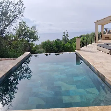 빌라 Belvedere De Canaloro *